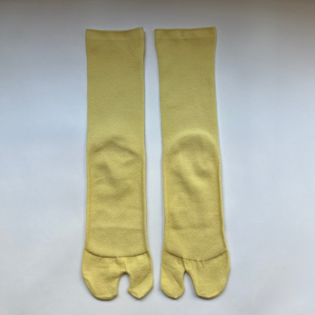 Women's Tabi in Pale Yellow